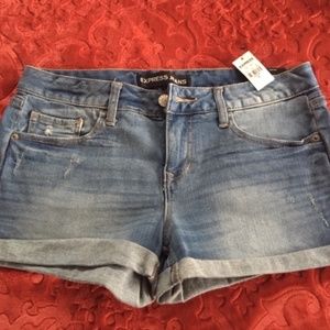 NWT - Express denim shorts Size 6, light blue